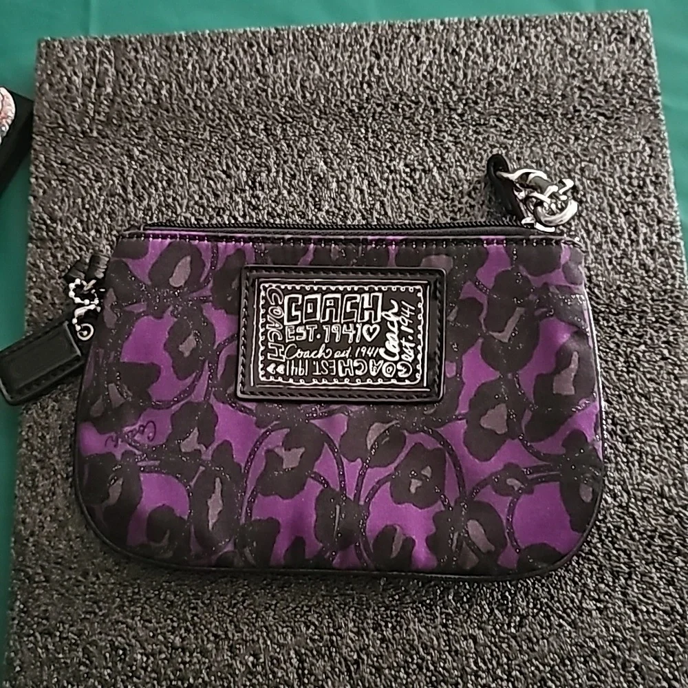Coach poppy pouch 2024 vintage must have